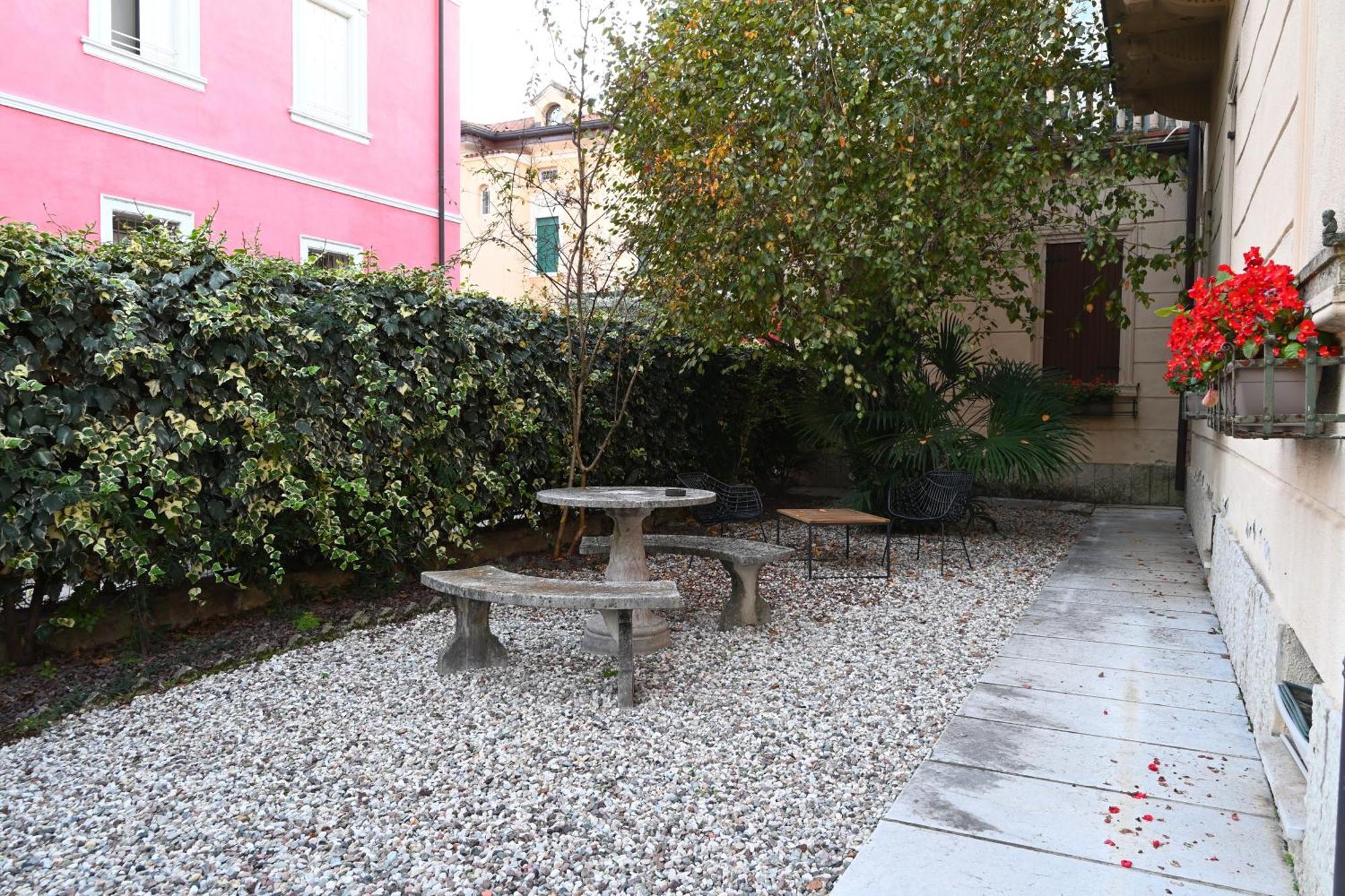 Dimora Montecchi Hotel Verona Ngoại thất bức ảnh